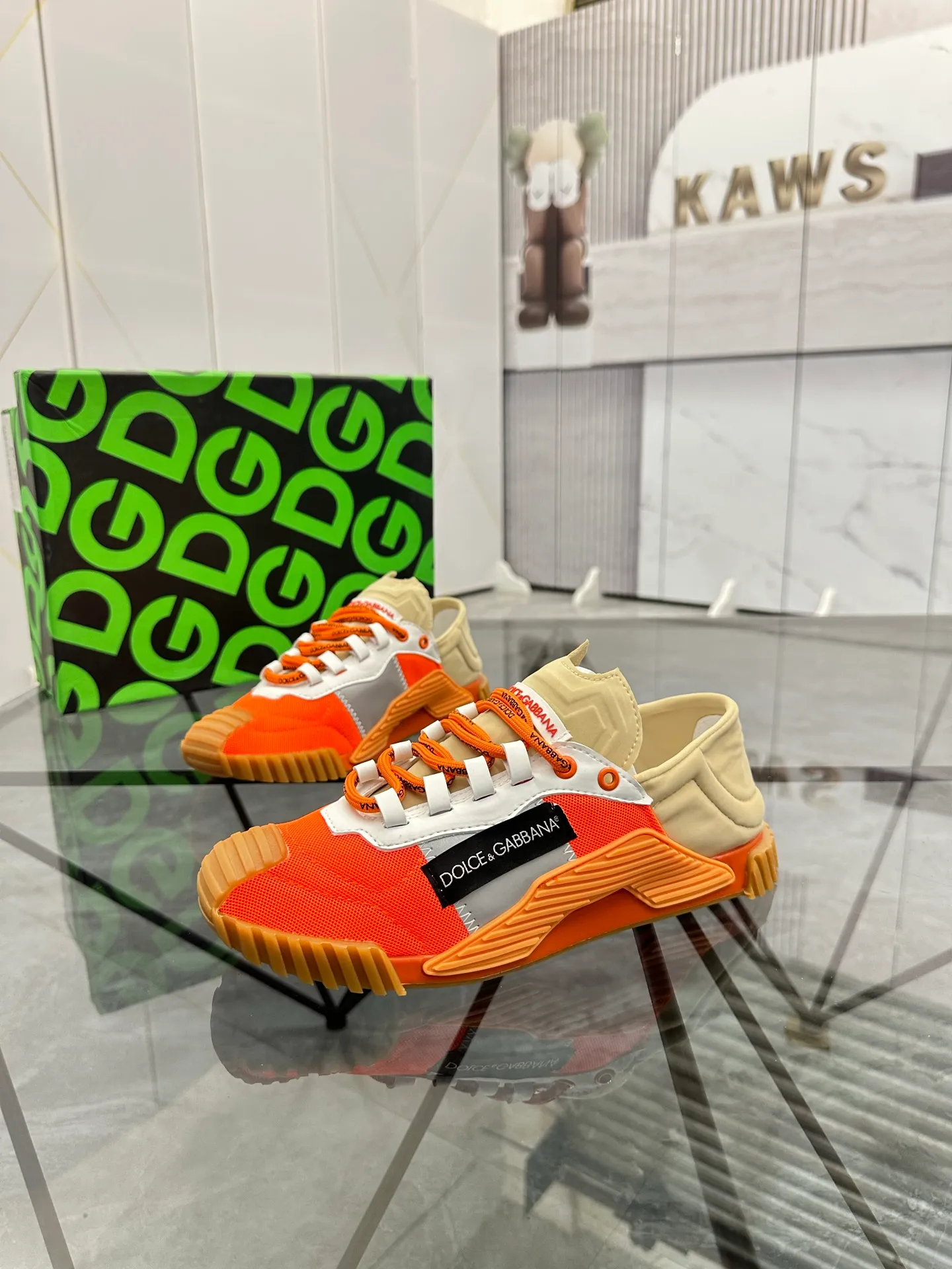 Men's shoes: 💰P440¥ Product trademark: DG "Dolce & Gabbana*" low-top sports shoes Regular size: 35-44 (can be customized to 45.46.) Couple style Product materials: Upper imported cowhide stitching original material, breathable lining, original outsole. Number: 803